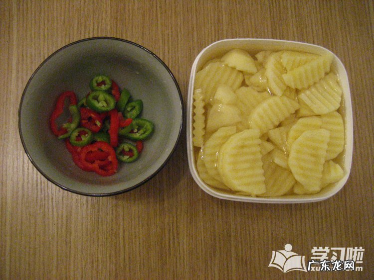 土豆焖鸡的简单做法窍门 土豆焖鸡的制作教程图解