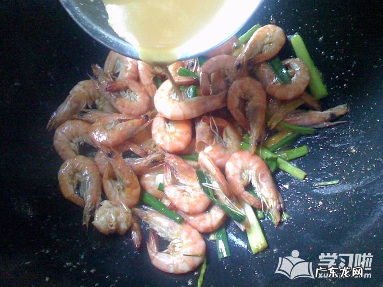 油焖大虾制作步骤 自制油焖大虾的做法教程