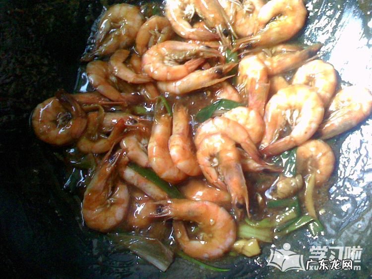 油焖大虾制作步骤 自制油焖大虾的做法教程