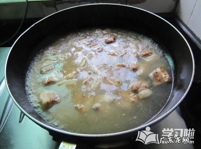 红烧肉焖油豆腐的最正宗做法 油豆腐焖肉最正宗的做法