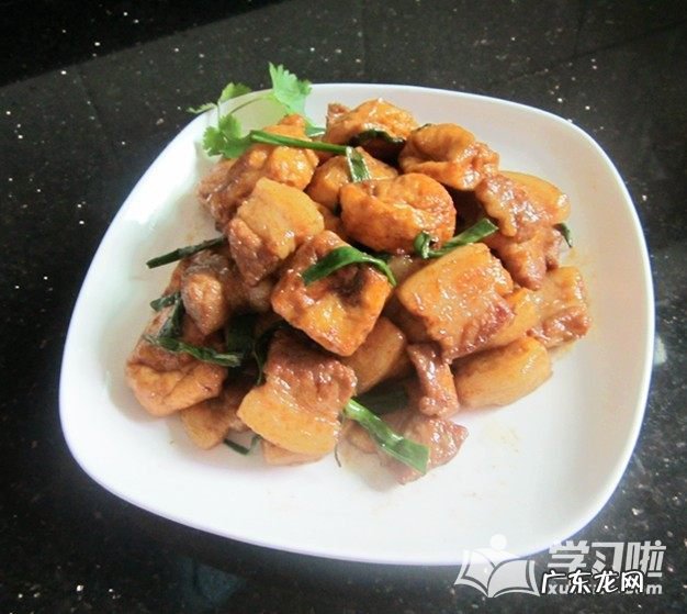 红烧肉焖油豆腐的最正宗做法 油豆腐焖肉最正宗的做法