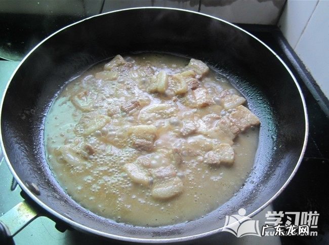 红烧肉焖油豆腐的最正宗做法 油豆腐焖肉最正宗的做法