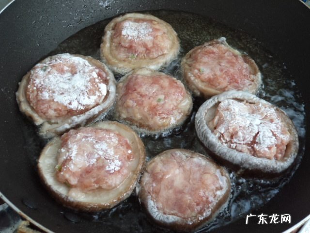 香菇韭菜盒子的做法 煎香菇盒子的制作方法教程