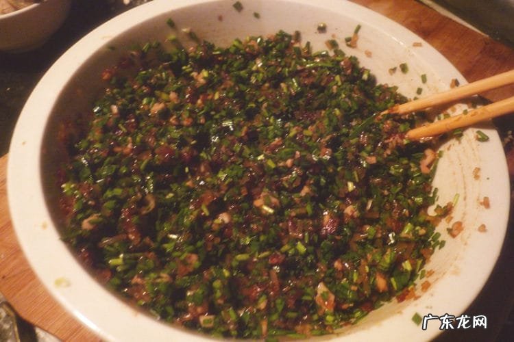 韭菜鲜肉水煎包 美味韭菜猪肉水煎包的做法推荐