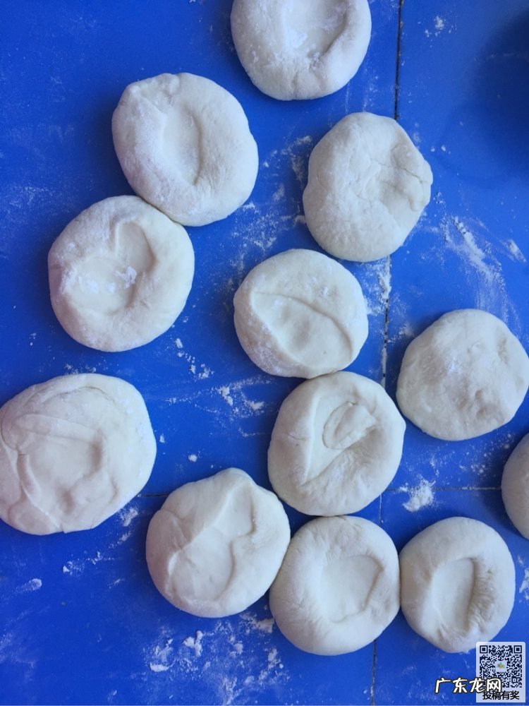 水煎包制作步骤 水煎包的做法具体步骤