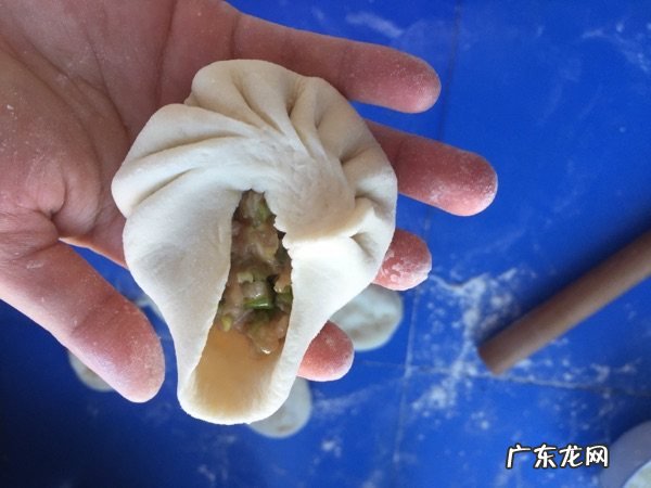 水煎包制作步骤 水煎包的做法具体步骤