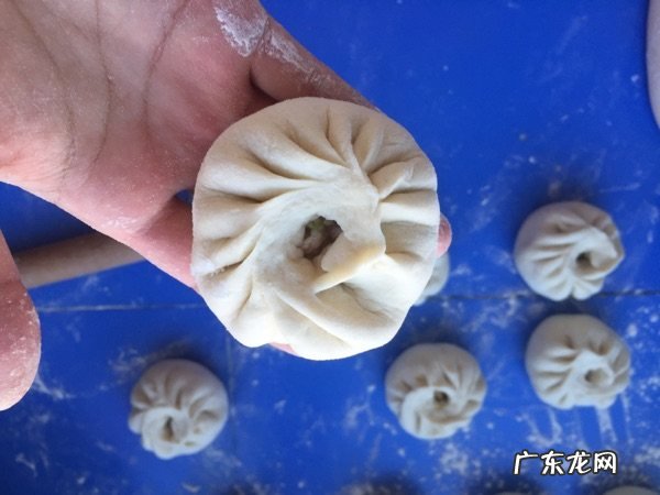 水煎包制作步骤 水煎包的做法具体步骤