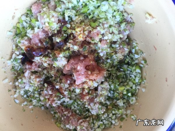 水煎包制作步骤 水煎包的做法具体步骤