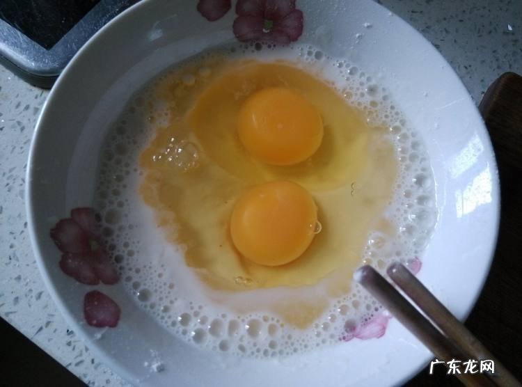 菠菜蛋饼的做法大全图解 菠菜鸡蛋饼的制作方法教程