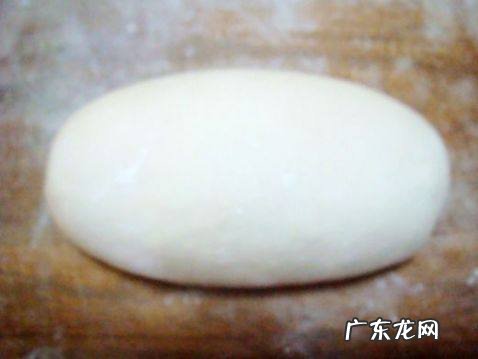韭菜鸡蛋饼的食谱 家常韭菜鸡蛋饼的做法介绍