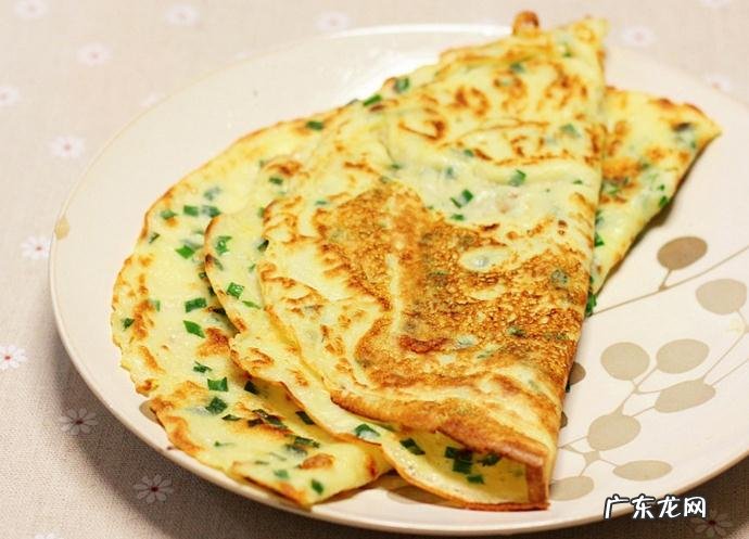 韭菜鸡蛋饼的食谱 家常韭菜鸡蛋饼的做法介绍