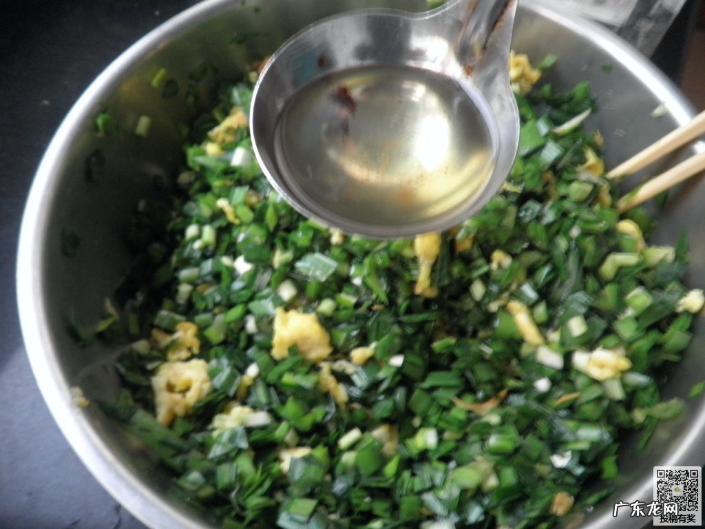 韭菜鸡蛋饼的制作方法教程