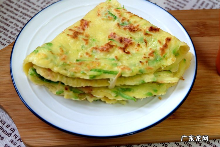 鸡蛋饼鸡蛋饼的制作方法 鸡蛋饼的简单制作方法