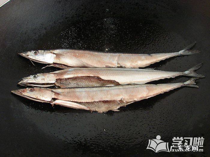 如何香煎秋刀鱼 家常香煎秋刀鱼的做法介绍