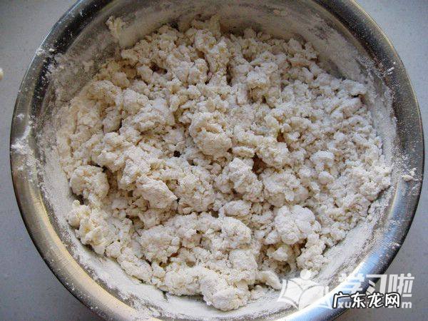 葱油饼的家常做法简单的做法 葱油饼简单又美味的做法