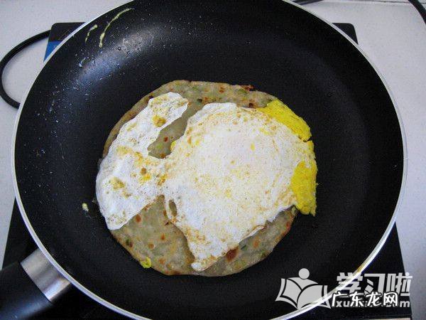 葱油饼的家常做法简单的做法 葱油饼简单又美味的做法