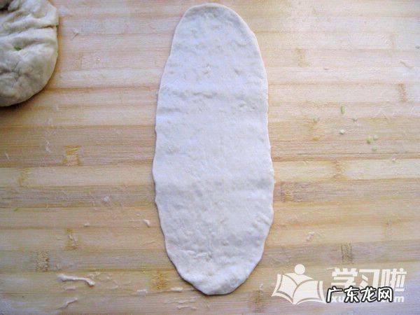 葱油饼的家常做法简单的做法 葱油饼简单又美味的做法