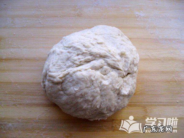 葱油饼的家常做法简单的做法 葱油饼简单又美味的做法