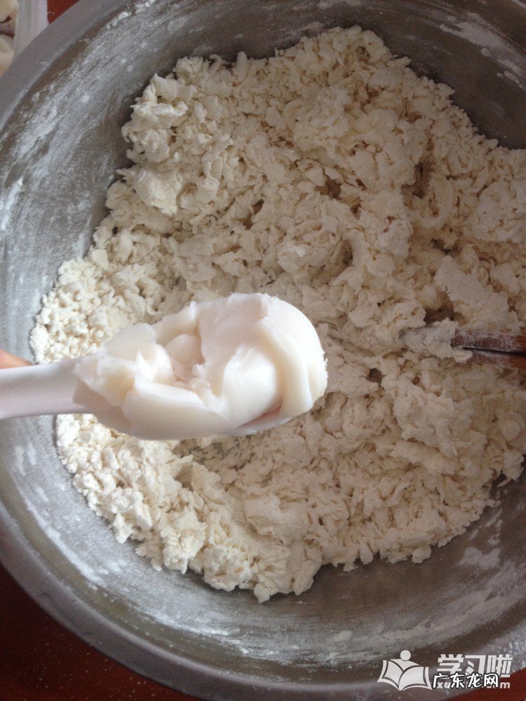 简易版葱油饼怎么做 懒人版葱油饼的做法介绍