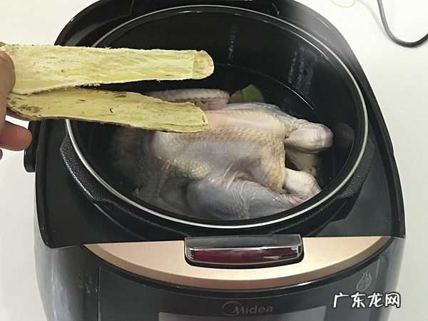 当归黄芪公鸡汤的做法 自制当归黄芪鸡汤的做法教程