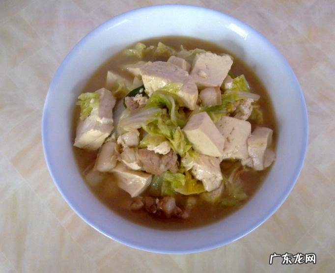 白菜粉条炖豆腐怎样做好吃 白菜粉条炖豆腐最正宗的做法