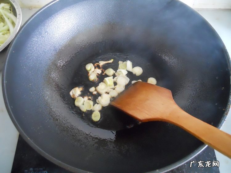 炖白菜豆腐粉条的做法窍门 白菜粉条炖豆腐的制作教程图解