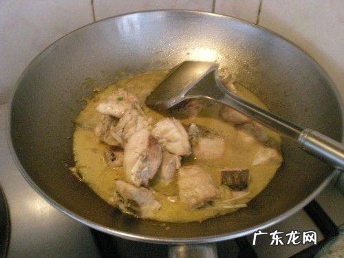 草鱼炖豆腐怎样做 家庭版草鱼炖豆腐做法步骤