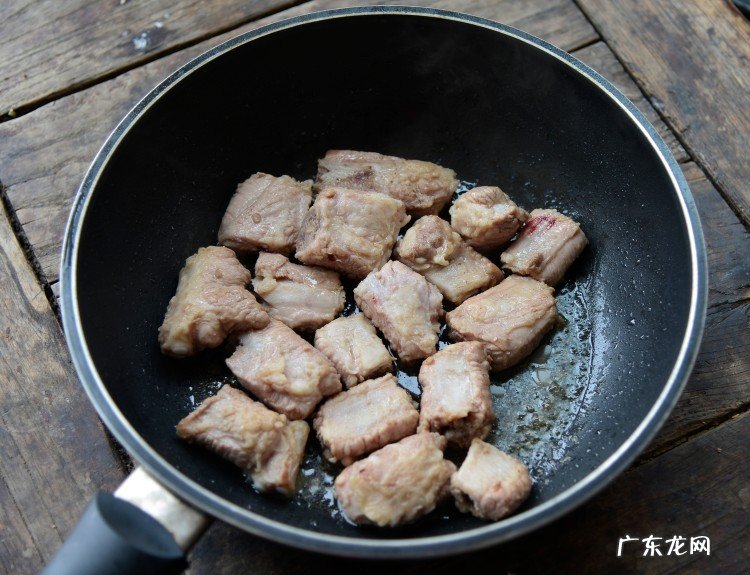 酸菜炖排骨的做法东北窍门 酸菜炖排骨的制作教程图解