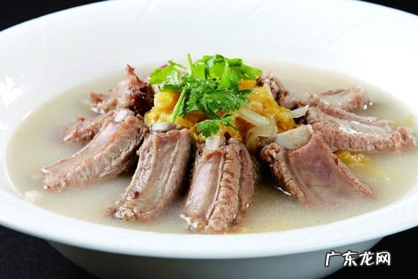 酸菜炖排骨简单做法 酸菜炖排骨的做法图文教程
