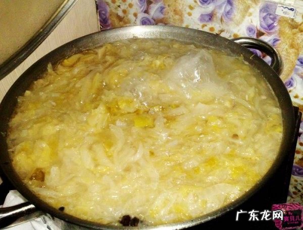 酸菜炖排骨的做法东北窍门 酸菜炖排骨最简单的做法推荐