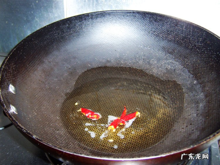 酸菜炖排骨介绍 美味酸菜炖排骨的做法推荐
