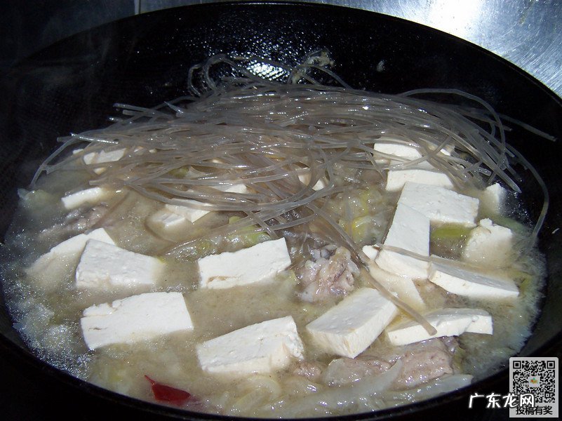 酸菜炖排骨介绍 美味酸菜炖排骨的做法推荐