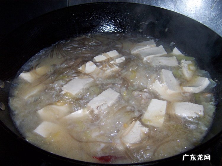 酸菜炖排骨介绍 美味酸菜炖排骨的做法推荐