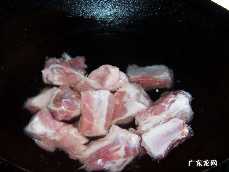 酸菜炖排骨介绍 美味酸菜炖排骨的做法推荐