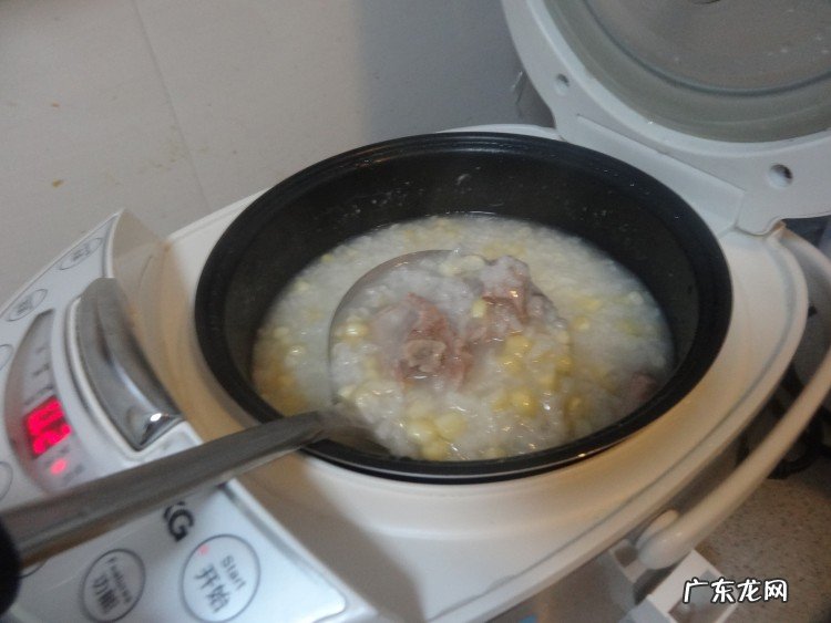 排骨玉米粥怎么做好吃又营养 玉米排骨粥的制作方法教程