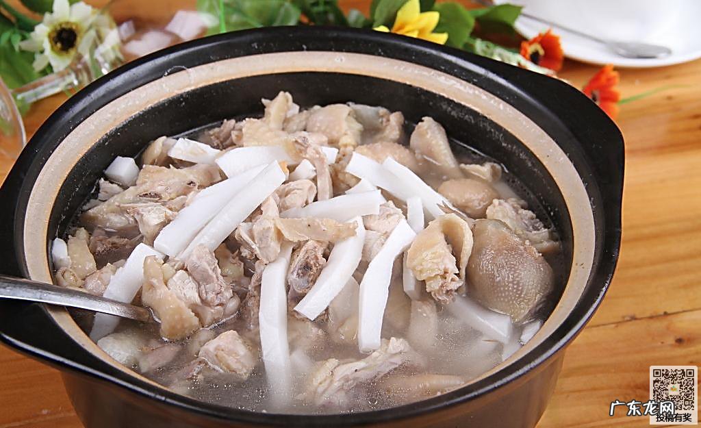 正宗椰子煲鸡汤的做法窍门 家常椰子炖鸡汤的做法介绍