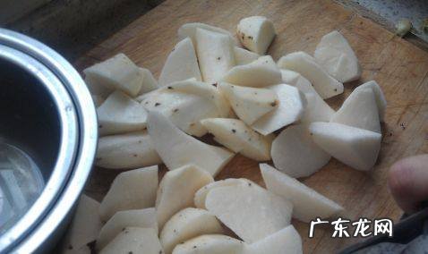 山药炖鸡汤怎样做 山药炖鸡汤的制作步骤图解