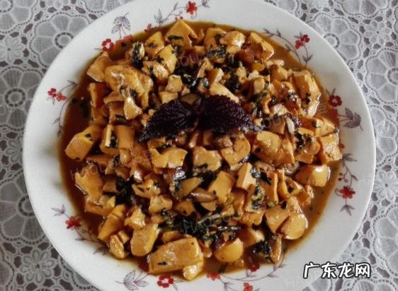 水豆腐炖香菇的做法 香菇炖豆腐的制作步骤图解