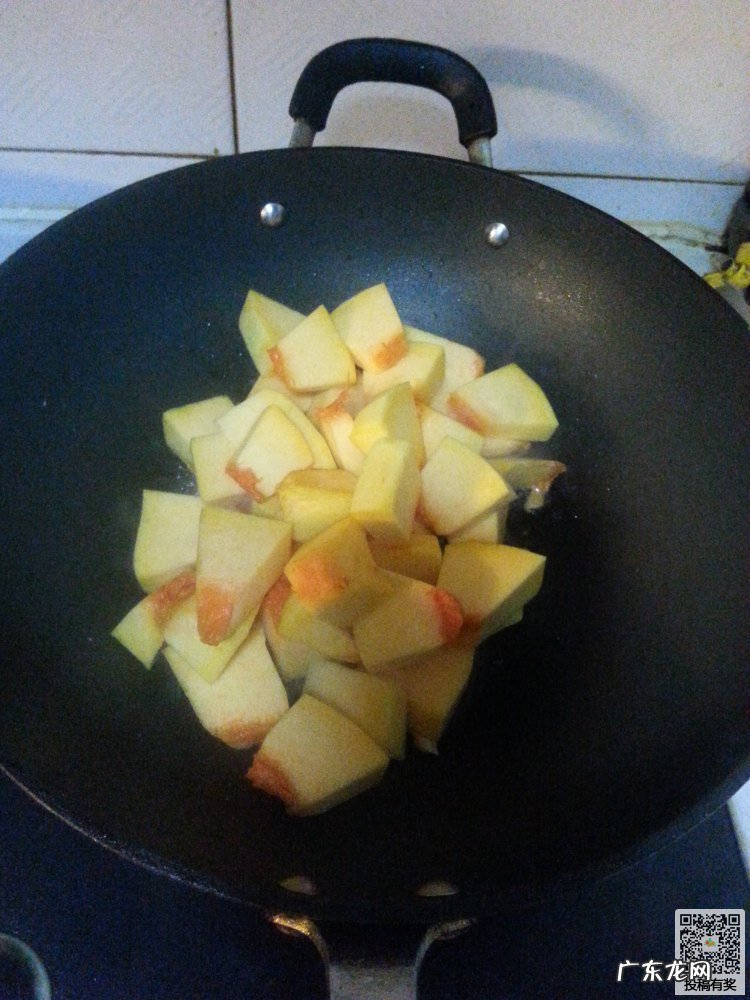 排骨炖南瓜怎么做好吃窍门 自制南瓜炖排骨的做法教程