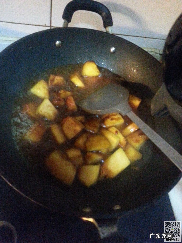 排骨炖南瓜怎么做好吃窍门 自制南瓜炖排骨的做法教程