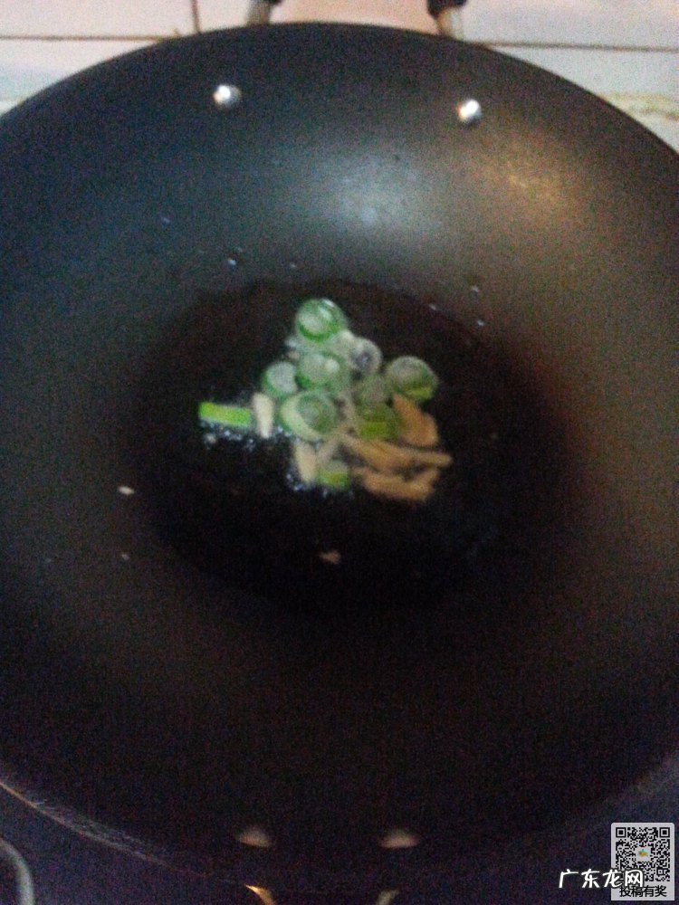 排骨炖南瓜怎么做好吃窍门 自制南瓜炖排骨的做法教程