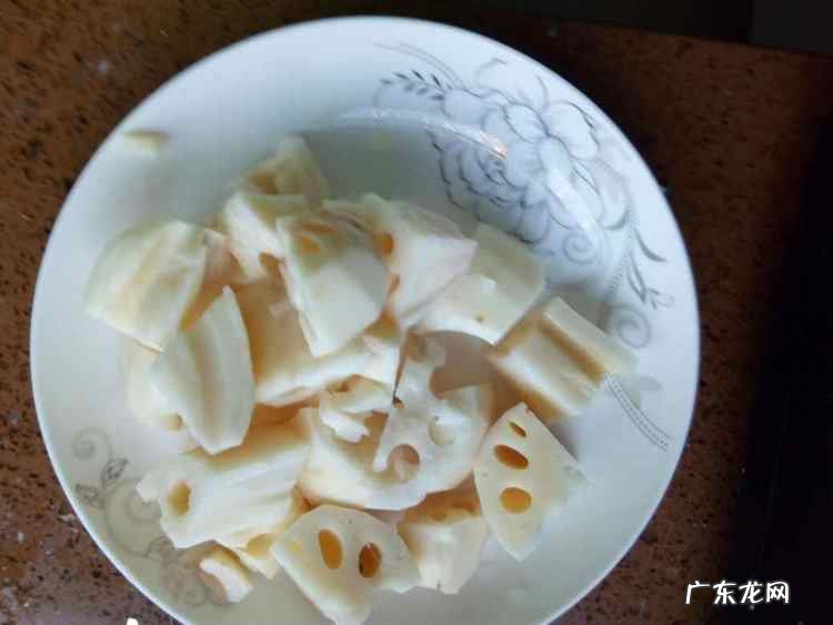 莲藕炖排骨怎么做好吃 简单做法 莲藕炖排骨的做法详细步骤