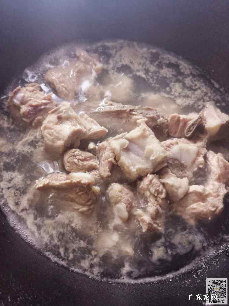 莲藕炖排骨怎么做好吃 简单做法 美味莲藕炖排骨的做法推荐
