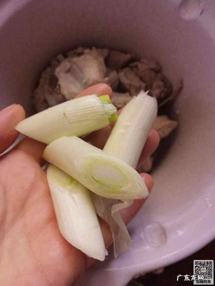莲藕炖排骨怎么做好吃 简单做法 美味莲藕炖排骨的做法推荐