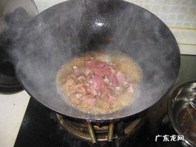 土豆炖牛肉的做法最正宗的做法窍门 土豆炖牛肉最简单的做法推荐