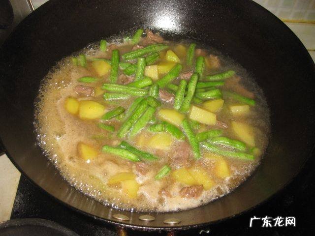 土豆炖牛肉的做法最正宗的做法窍门 土豆炖牛肉最简单的做法推荐