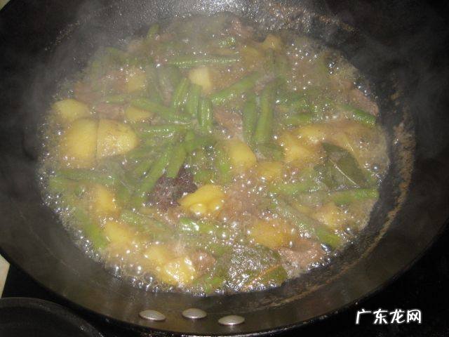 土豆炖牛肉的做法最正宗的做法窍门 土豆炖牛肉最简单的做法推荐