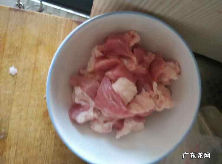 五花肉炖海带结的做法 五花肉炖海带的制作过程图解