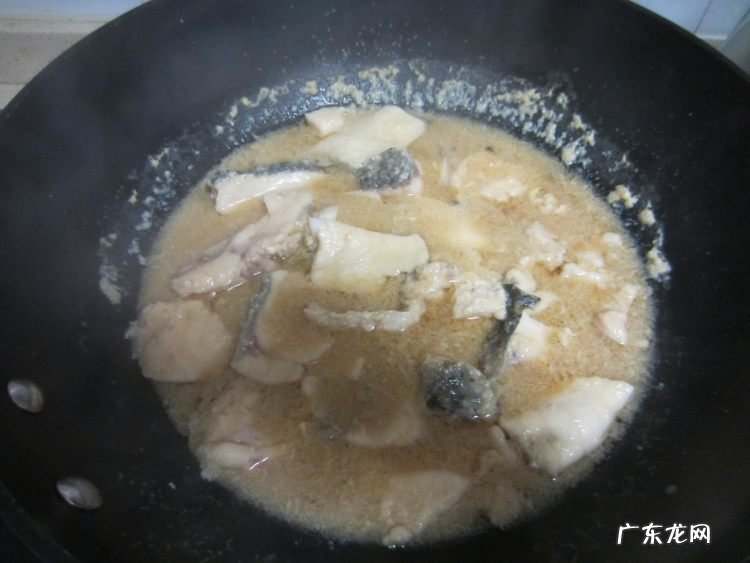 糟卤鱼块的家常做法 糟卤鱼片的制作过程图解