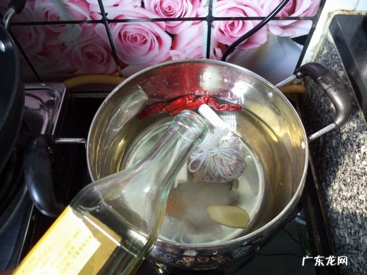 卤水鸡翅怎样做 卤水鸡翅的最正宗的做法
